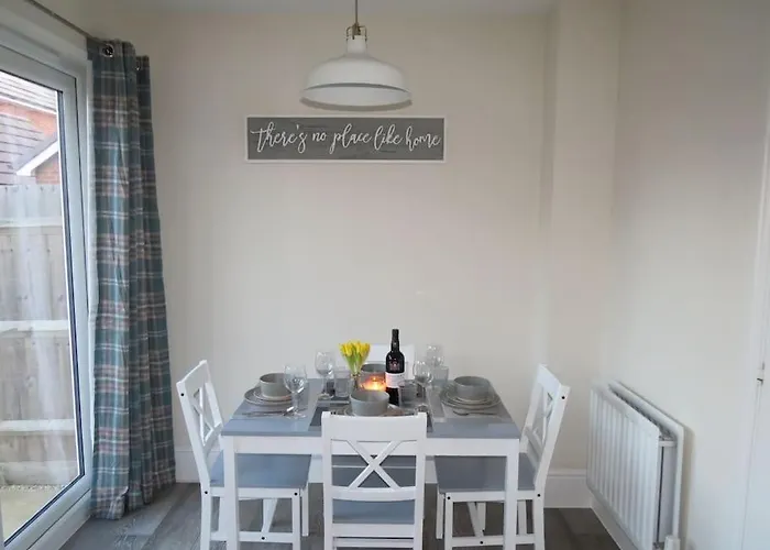 Impeccable With Parking Holiday home *