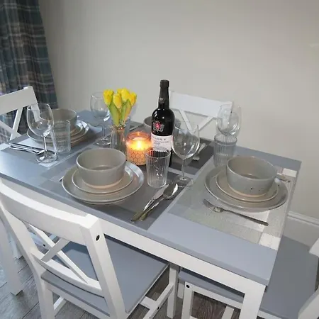 Impeccable With Parking Ferienhaus Bristol