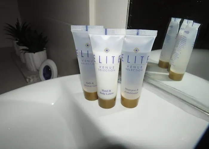 Impeccable With Parking * Bristol