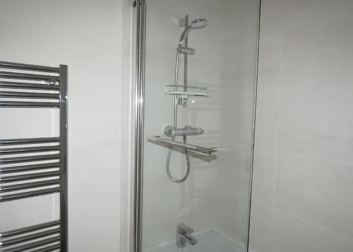 Impeccable With Parking בריסטול